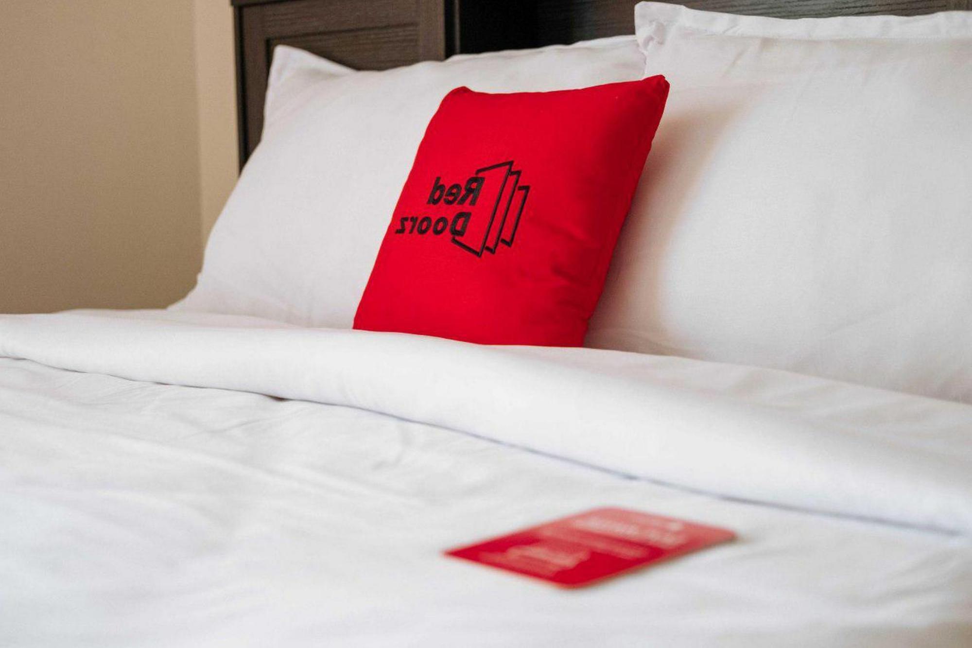 Reddoorz @ Jalan Brigjend Katamso Medan 2 Hotel Ngoại thất bức ảnh
